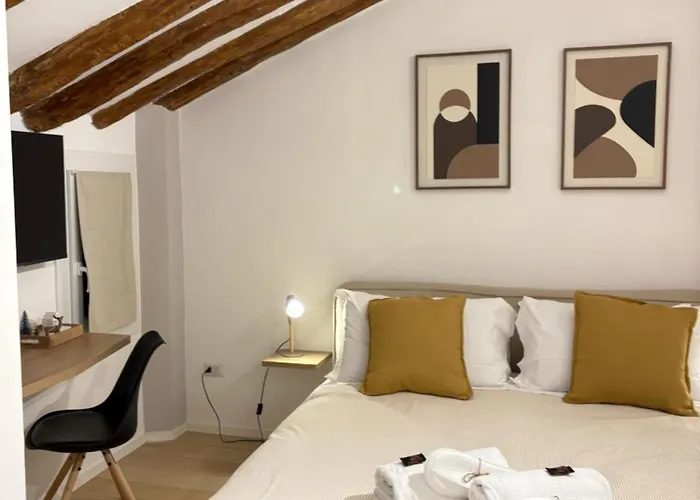 Portico 83 بيت ضيافة بولونيا