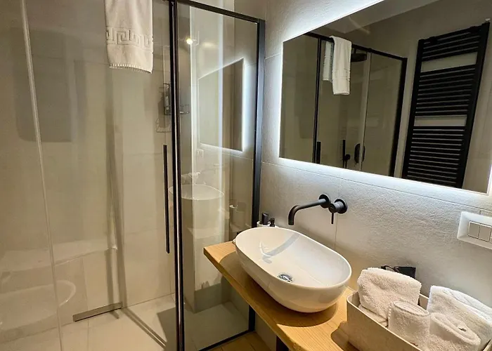 Portico 83 بولونيا