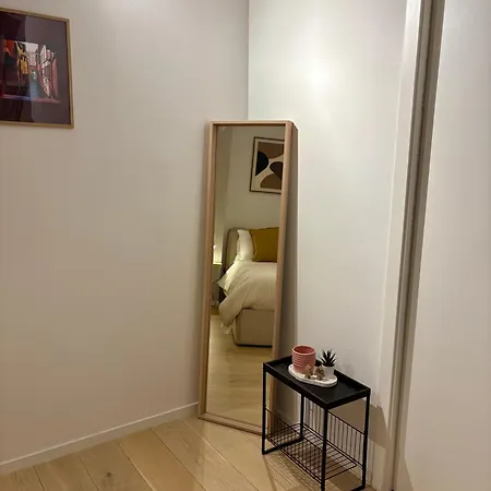 Portico 83 Gæstehus *