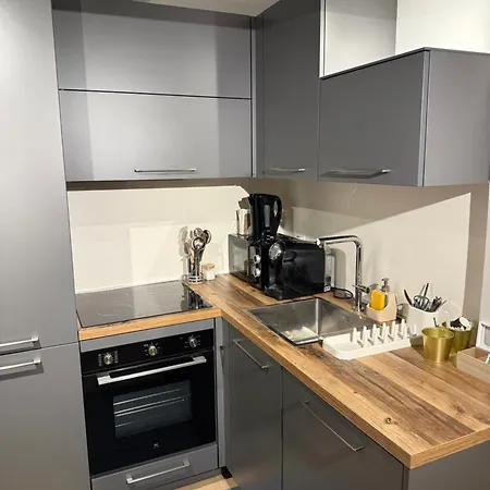 Portico 83 * Bologna