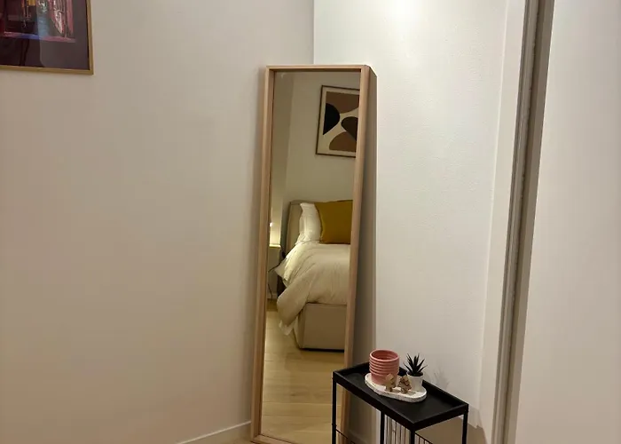 Portico 83 Gæstehus *