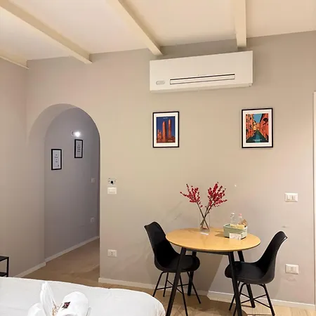 Portico 83 * בולוניה