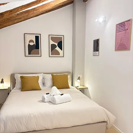 בית הארחה Portico 83